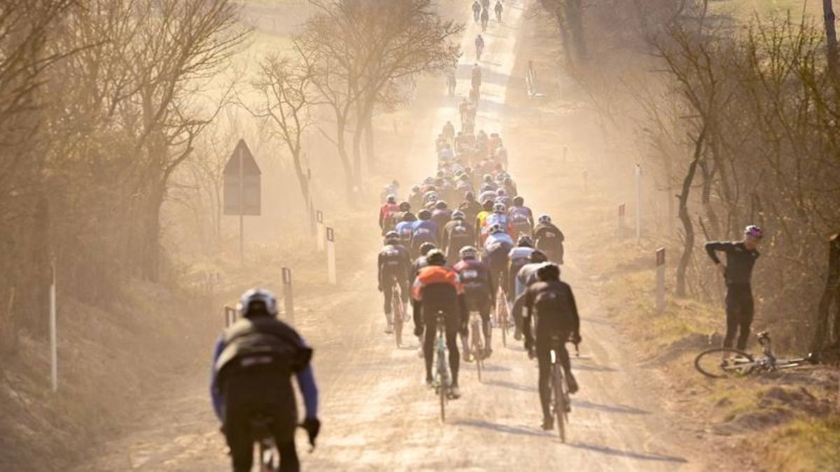 Gran Fondo Strade Bianche, a Siena seimila amatori per 55 km di sterrato