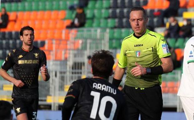 Luca Pairetto, arbitro di Venezia-Sassuolo. Lapresse 