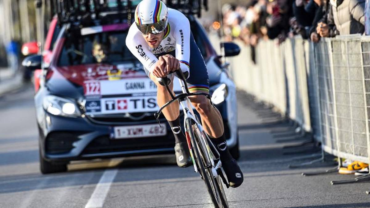 Ganna imbattibile nella cronometro: Evenepoel 2° a 11”, Pogacar 3° a 18”