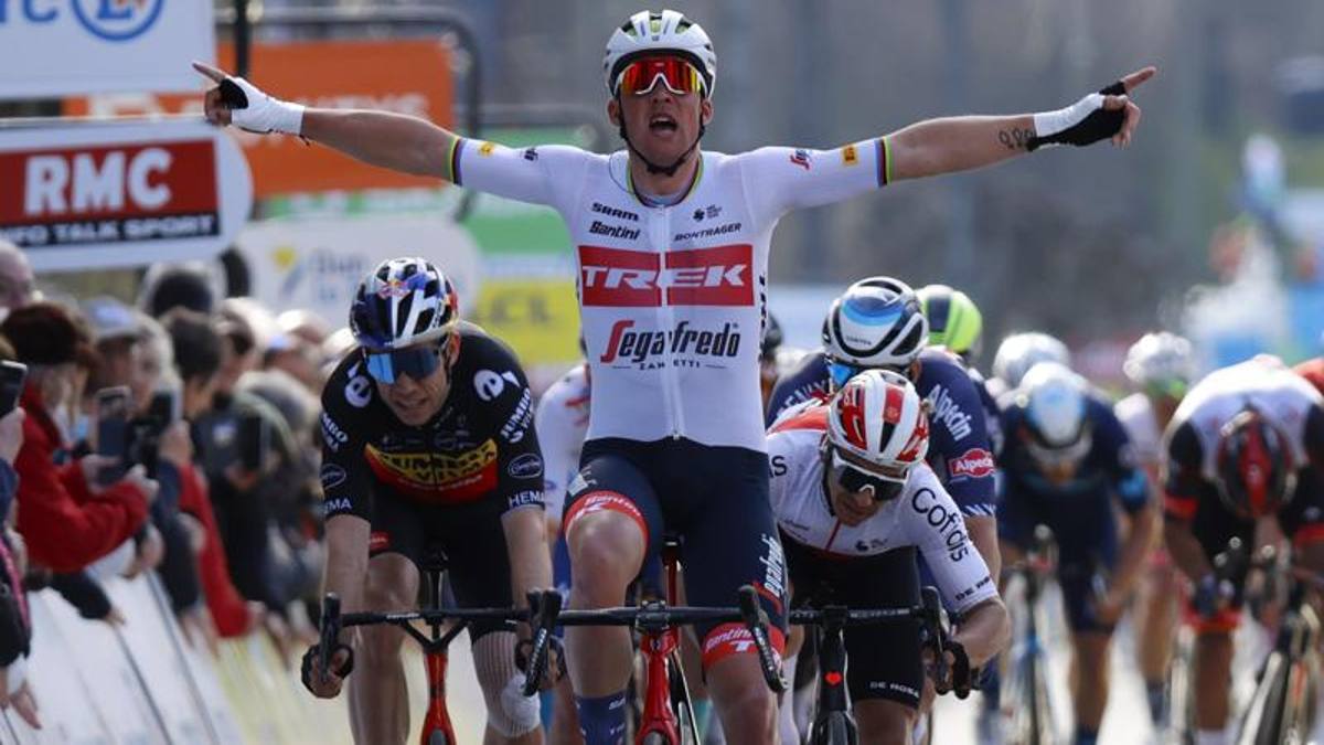 Parigi-Nizza: Van Aert sorpreso, Pedersen vince in volata