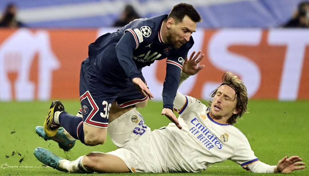 Modric con Messi AFP 