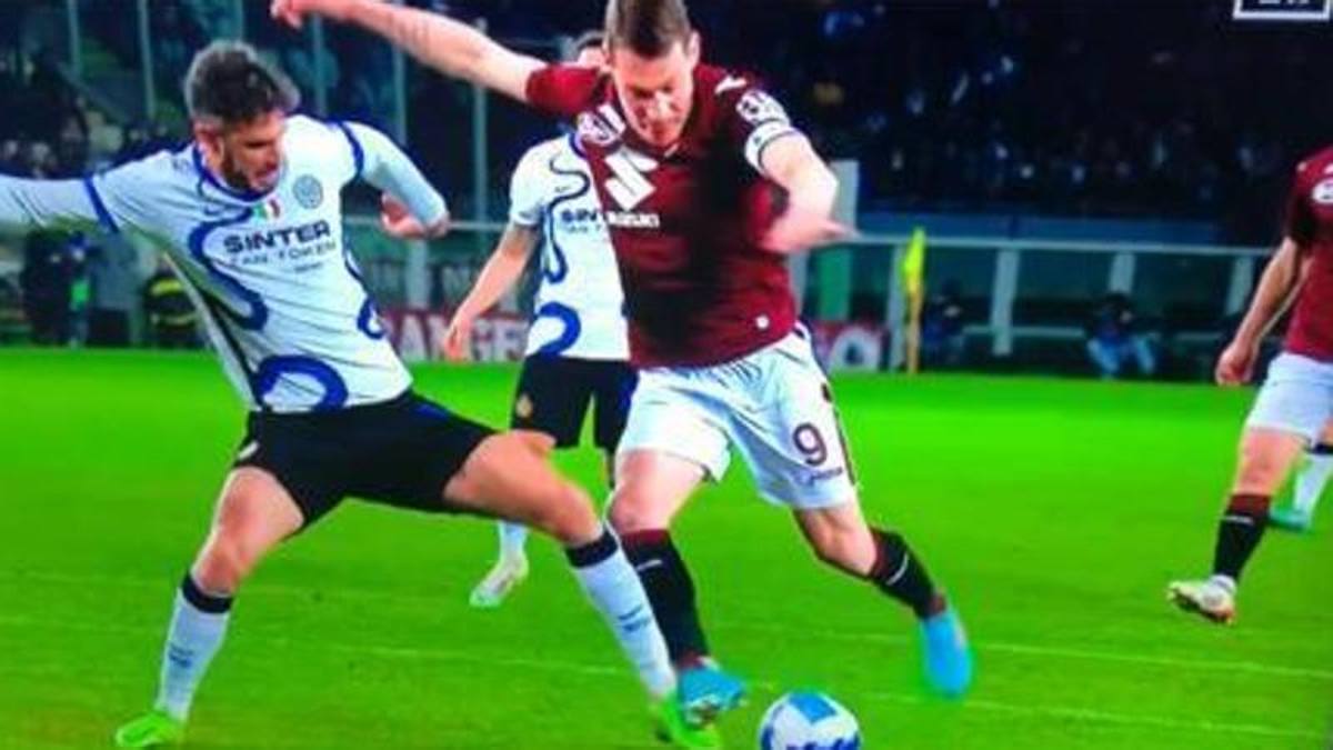 Torino-Inter moviola: Ranocchia stende Belotti in area, ma Guida non vede  il rigore. E il Var non interviene - La Gazzetta dello Sport