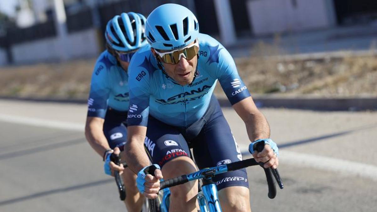 Milano-Sanremo, i big al via: Ganna ci prova, Nibali no. Bettiol c'è, dubbio Colbrelli
