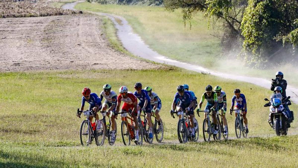Il Mondiale della bici Gravel sarà aperto ai professionisti: calendario top con 12 eventi