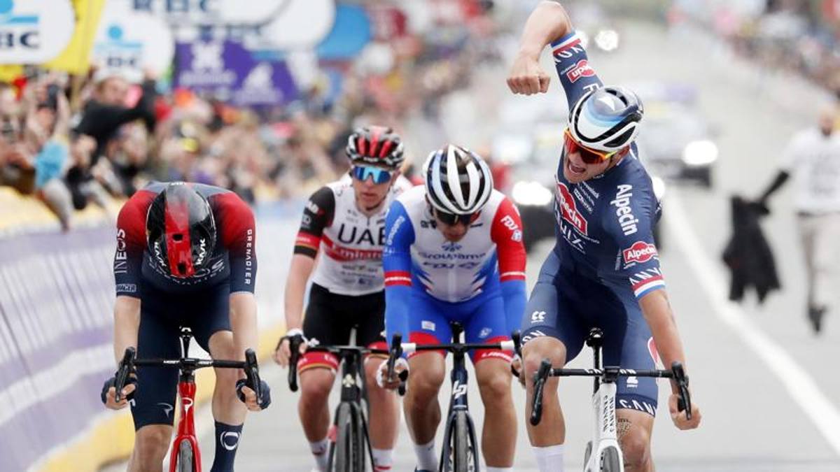 Fiandre, doppietta Van der Poel! Pogacar da mattatore a deluso