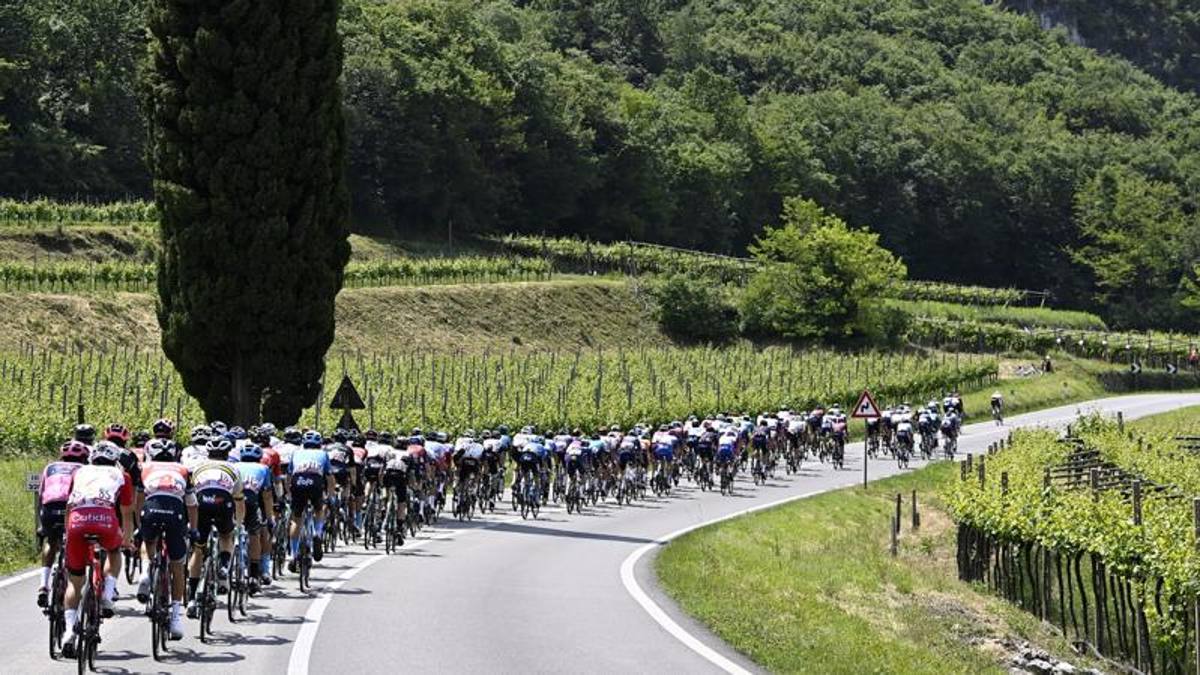Il Giro d’Italia protegge l’ambiente con Biciscuola e il Giro-E