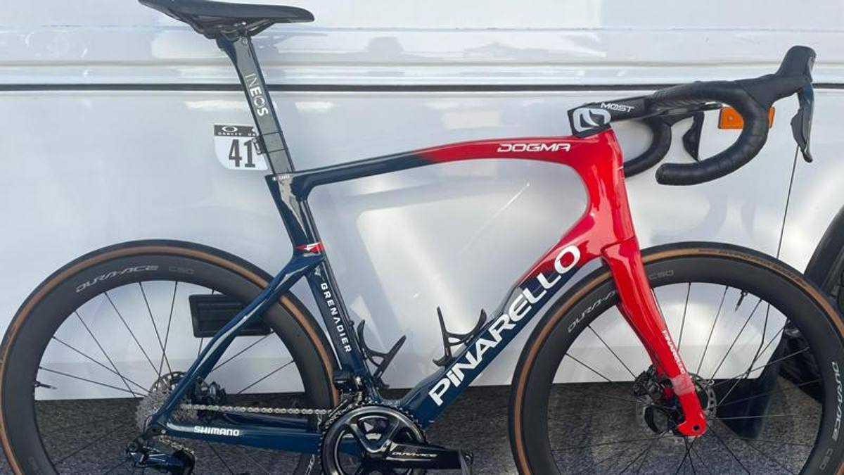 Tutti i segreti della nuova bici di Ganna, dal manubrio in carbonio ai freni a disco