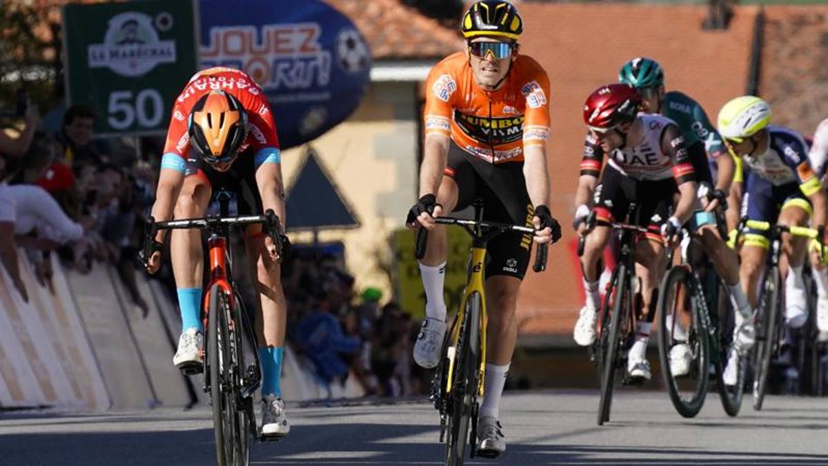 Giro di Romandia: acuto di Teuns, Dennis nuovo leader