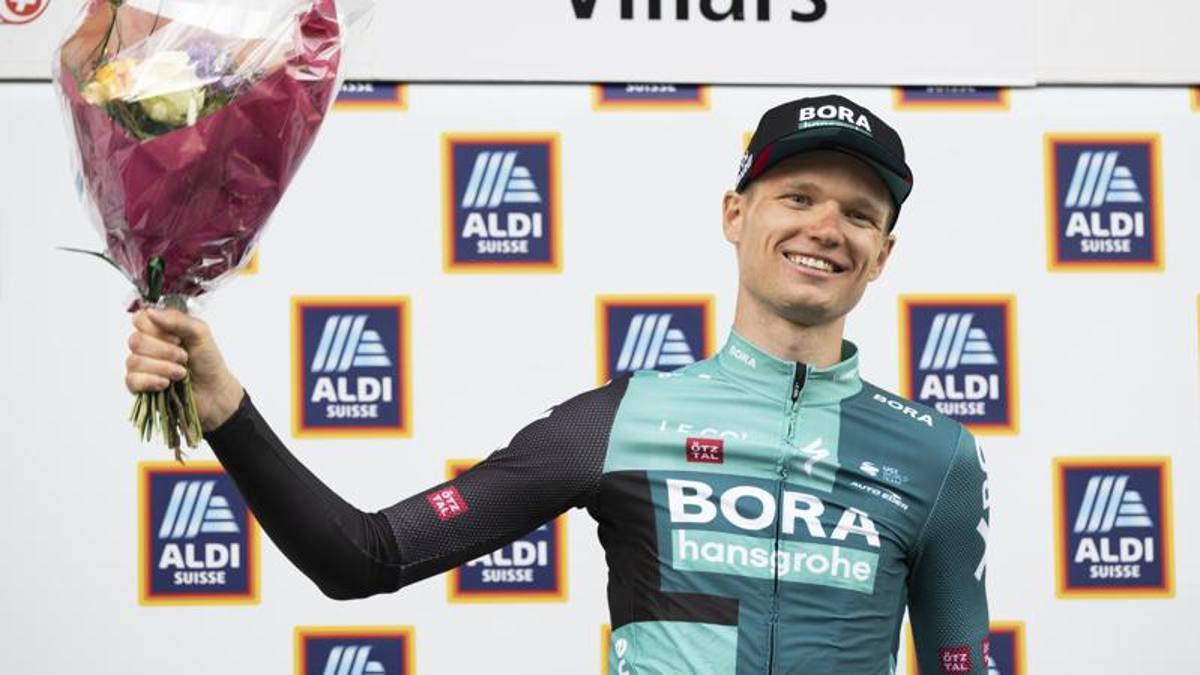 Vlasov show nella crono finale e trionfo nel Giro di Romandia