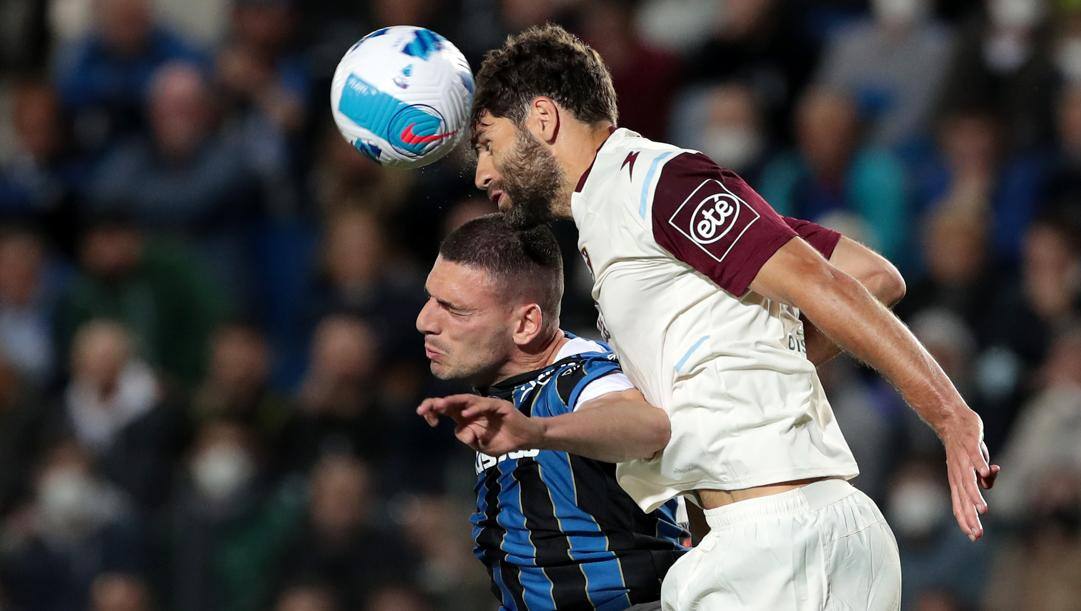 Il duello aereo tra Fazio e Demiral. Getty 