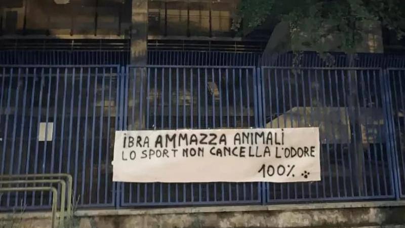 Verona-Milan, striscione contro Ibrahimovic: “Ammazza animali”