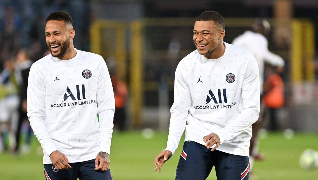 Kylian Mbappé (a destra) e Neymar in allenamento: la coppia del Psg è destinata a scoppiare?Afp 