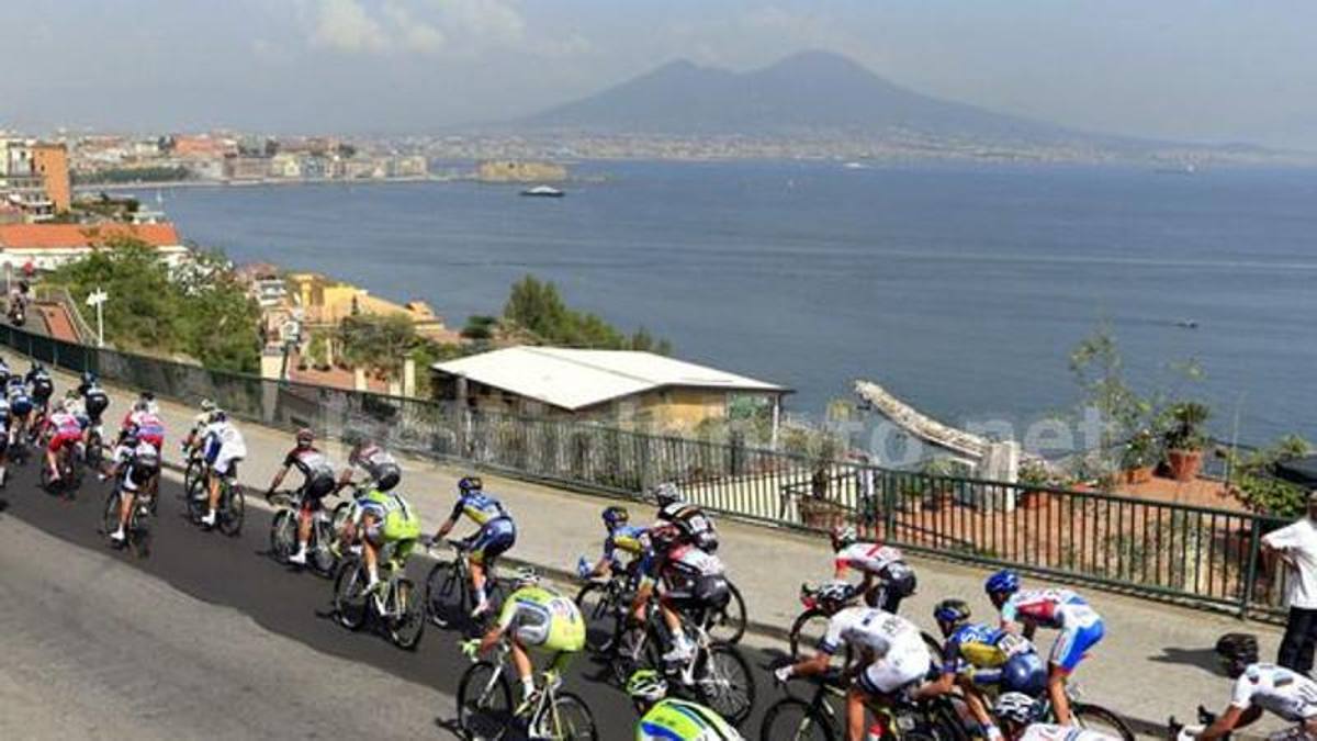 Porreca racconta la storia del Giro d’Italia a Napoli
