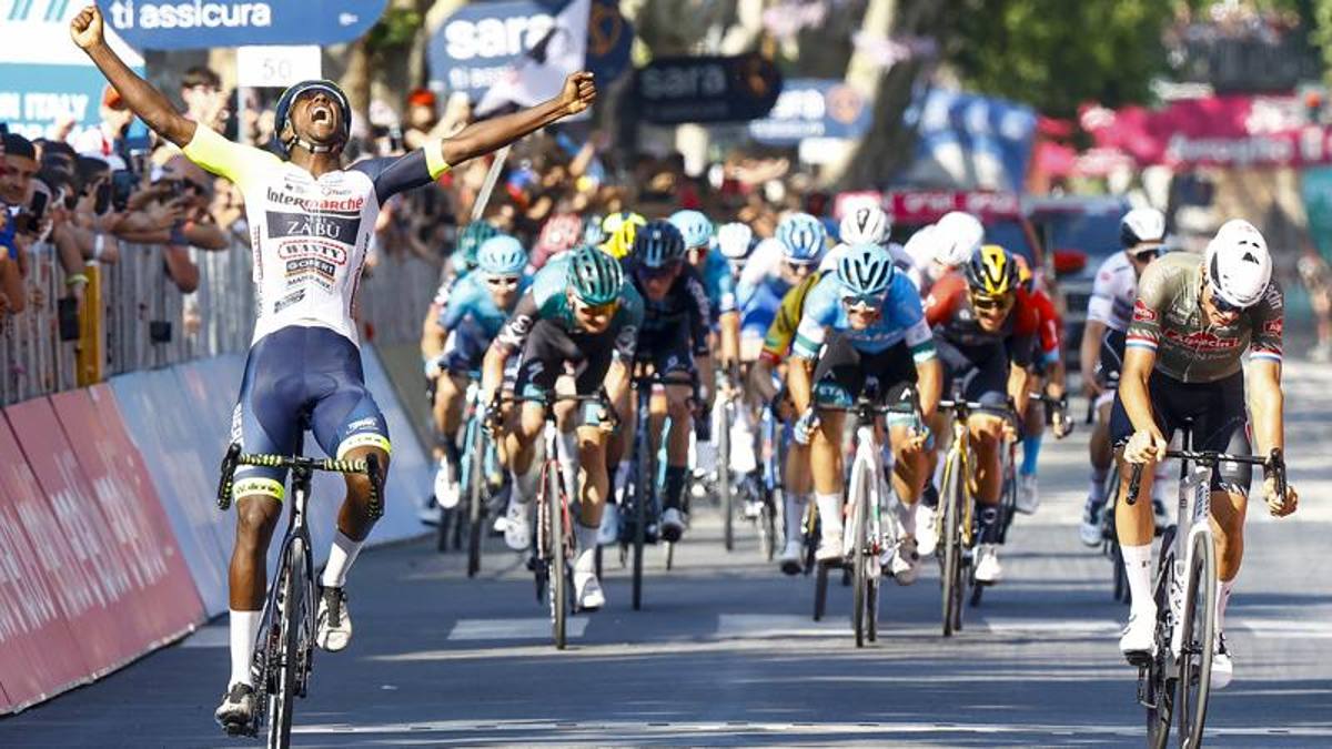 Giro d’Italia: Girmay makes history, an Eritrean triumphs in Jesi