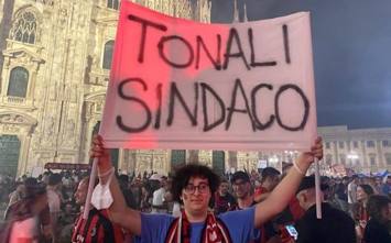 Milan, la nuova maglia che ricorda il pavimento del Duomo fa discutere i  tifosi 