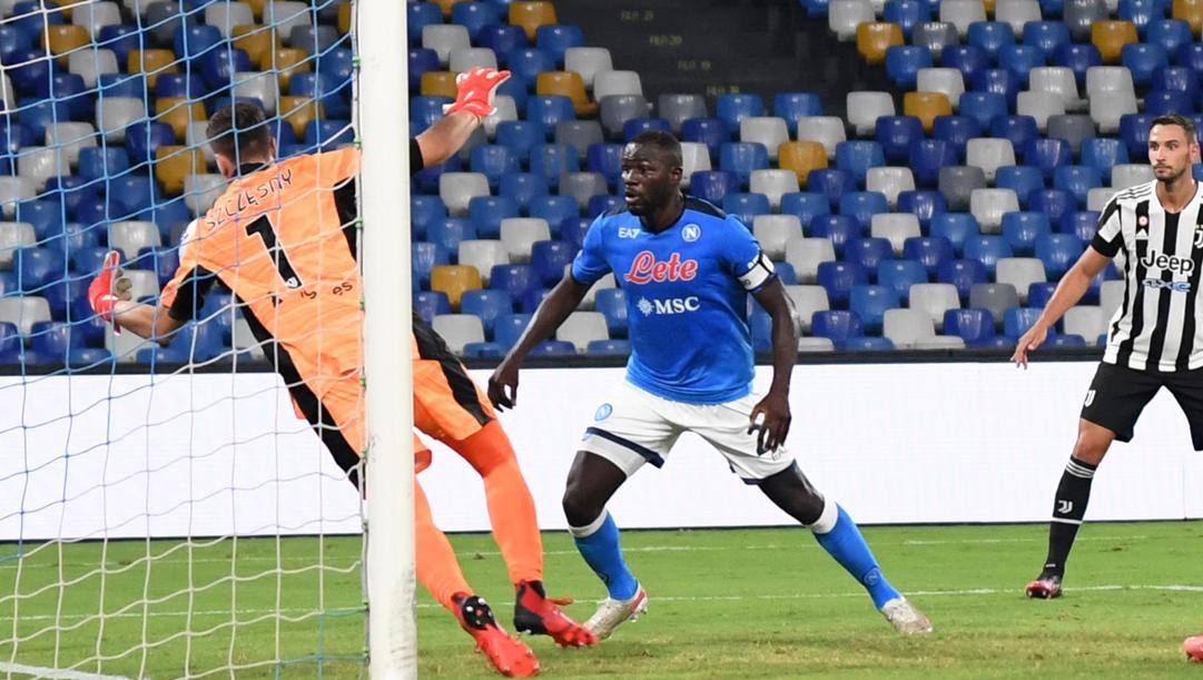 Kalidou Koulibaly a segno contro la Juventus nel settembre scorso. Getty 