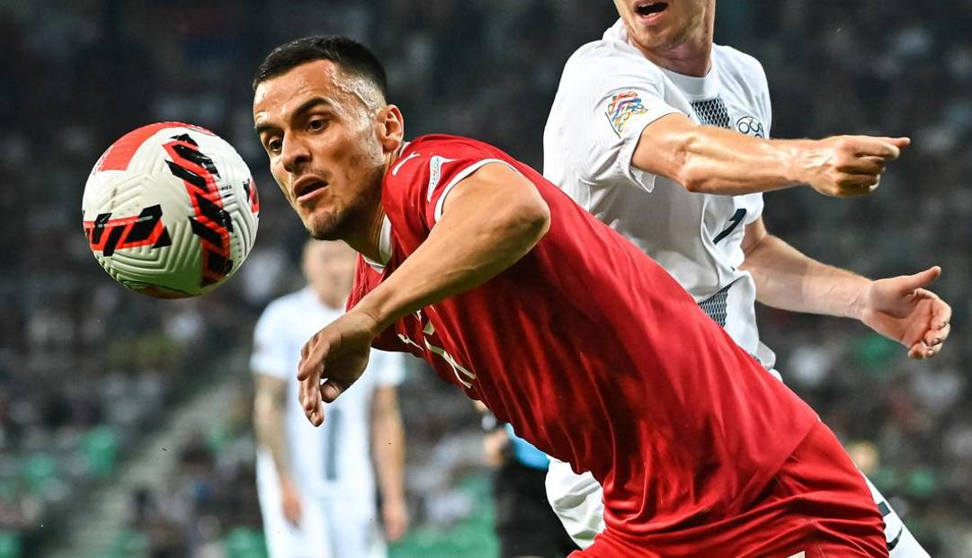 Filip Kostic con la maglia della Serbia. Afp  