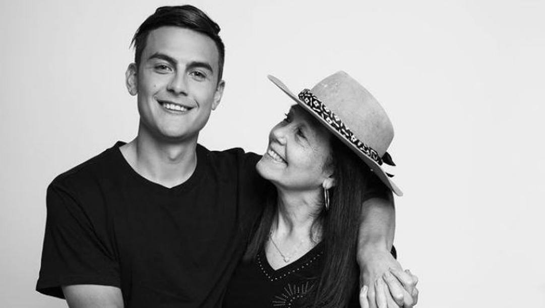 Paulo Dybala, 28 anni, e la madre Alicia. Instagram @paulodybala 
