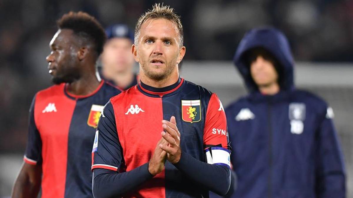 Criscito officially a member of TFC, turning down a directorship at Genoa  to sign in T.O.