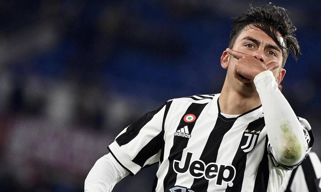 Una tipica esultanza di Paulo Dybala, 28 anni 