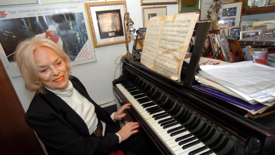 Celina Seghi al pianoforte. Ansa 