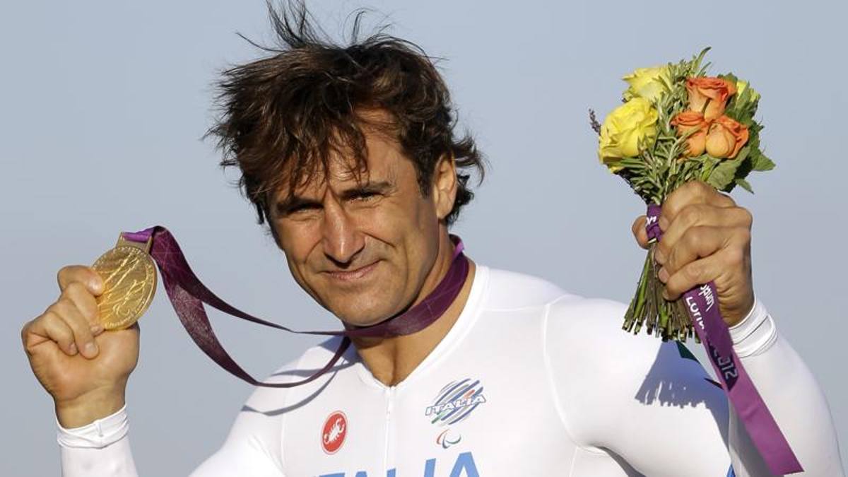 Alex Zanardi, the villa is on fire: transferred to a medical center in Vicenza