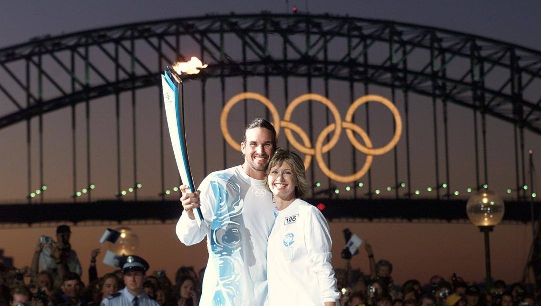 Olivia Newton-John con Pat Rafter alla cerimonia di apertura dei Giochi di Sydney 2000 