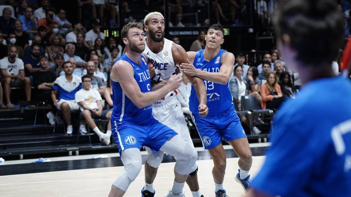 A friendly match between Italy and France in Casalecchio.  Defeated the Azure 77-78