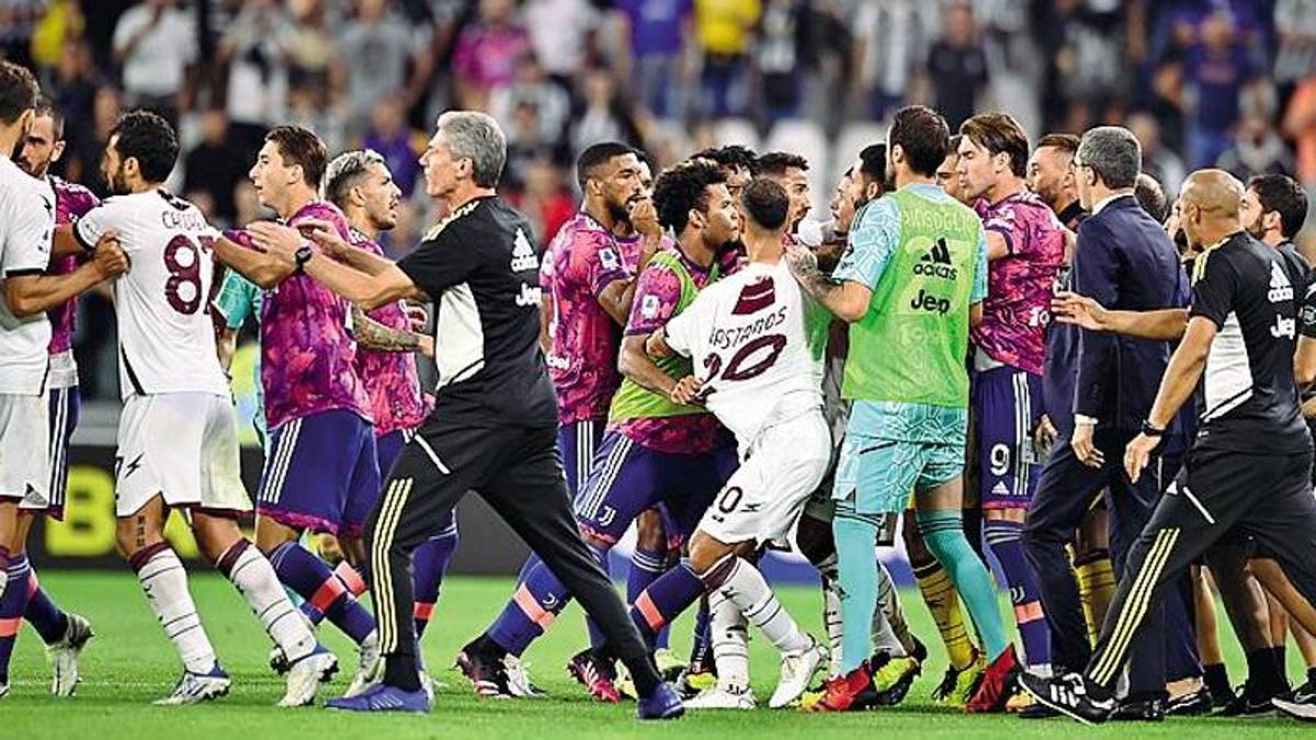 El VAR también tiene un precio (muy alto): la Juventus pierde dos puntos con el Scudetto El VAR también tiene un precio (muy alto): la Juventus pierde dos puntos con el Scudetto