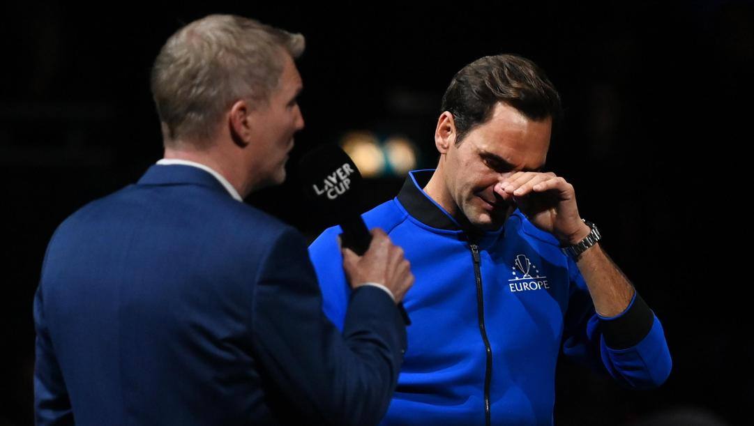 Le lacrime di Roger Federer dopo la sua ultima partita. Epa 