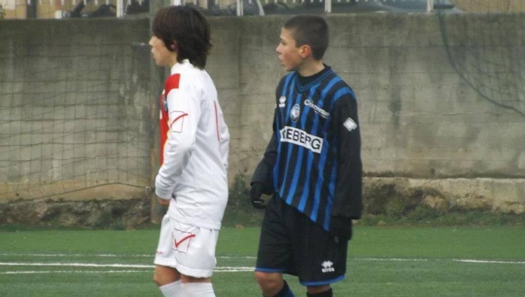 Sandro Tonali, con la maglia della Nuova Lodi, e Nicolò Cambiaghi, in maglia Atalanta 