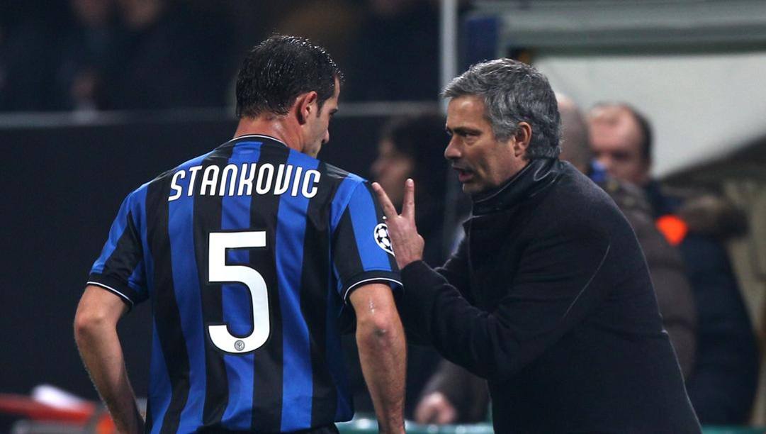 Mourinho dà indicazioni a Stankovic, ai tempi dell'Inter. Getty Images 