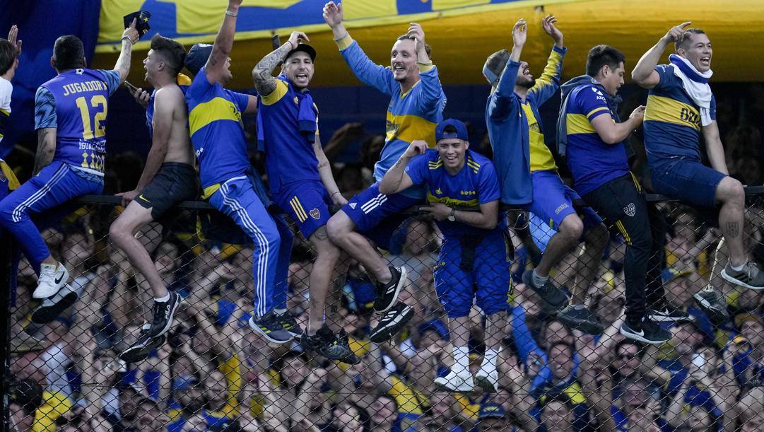 L'esultanza dei tifosi del Boca Juniors. Ap 