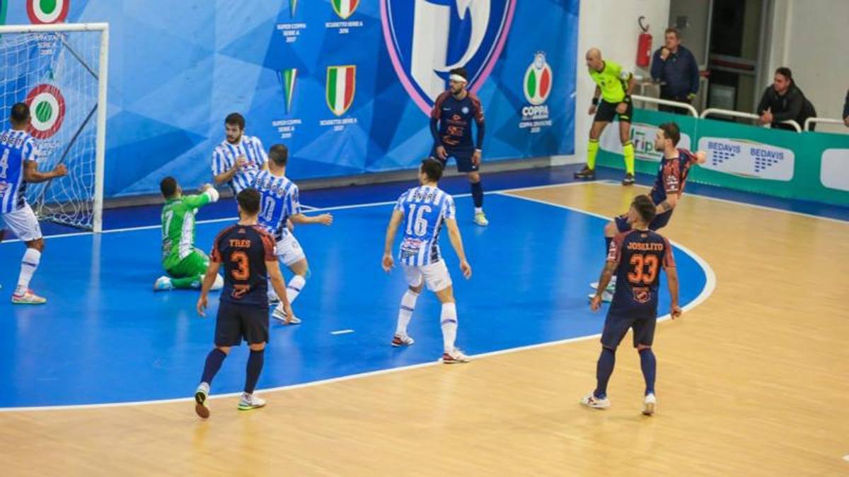 Calcio a 5, Serie A maschile Napoli prima, Olimpus Roma pareggia La