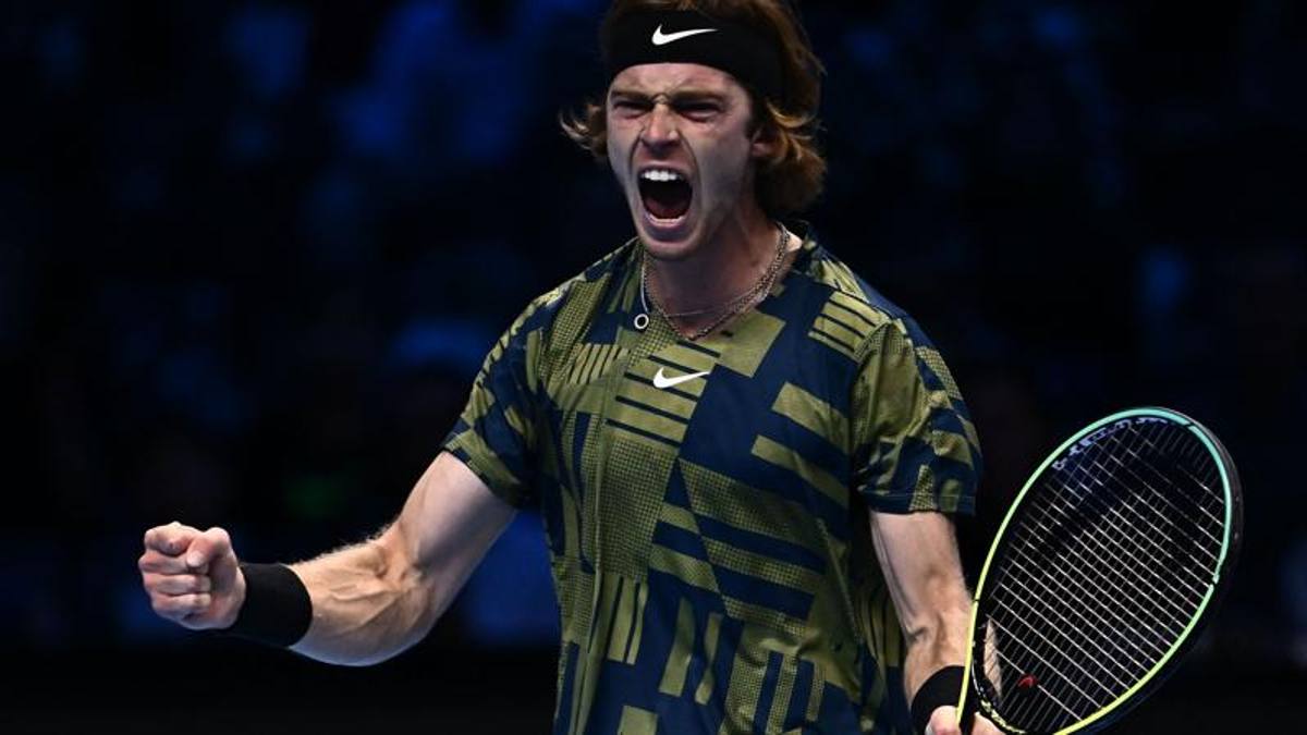 Atp Finals, Rublev Beats Tsitsipas In Comeback And Is In The Semifinals ...