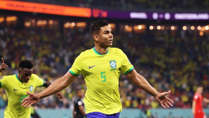 Casemiro, centrocampista del Brasile, esulta dopo il gol dell'1-0. Epa 