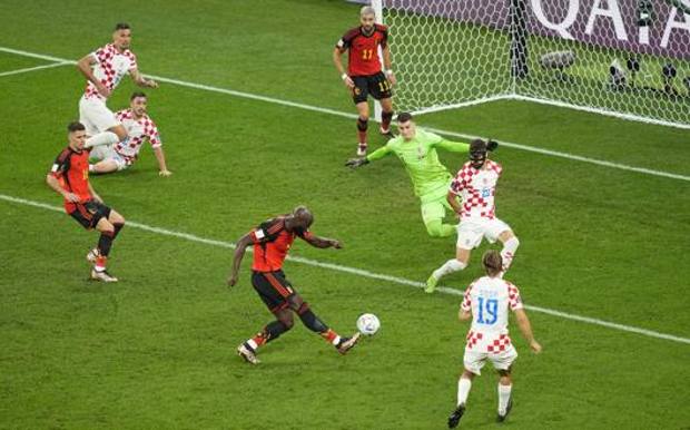 Il destro a porta vuota di Lukaku: finirà contro il palo. Ap Il destro a porta vuota di Lukaku: finirà contro il palo. Ap