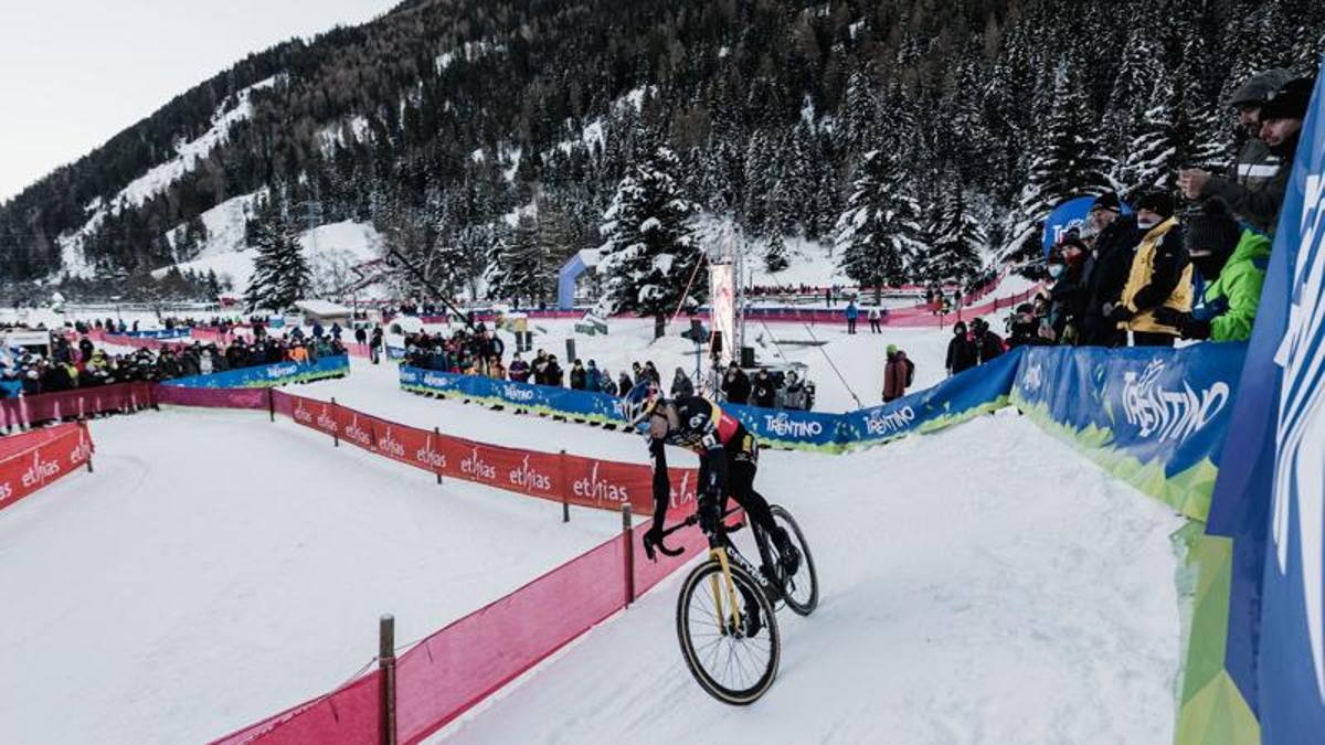 Ciclismo, spettacolo Val di Sole il ciclocross sulla neve aspetta Van