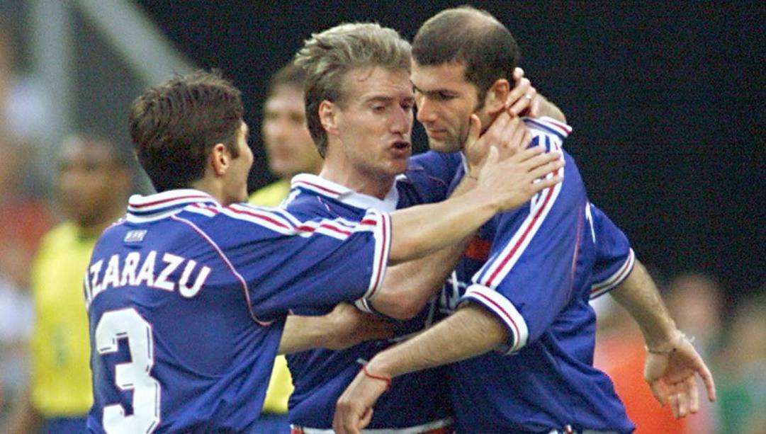 Lizarazu con Zidane e Deschamps nel 1998. Afp 