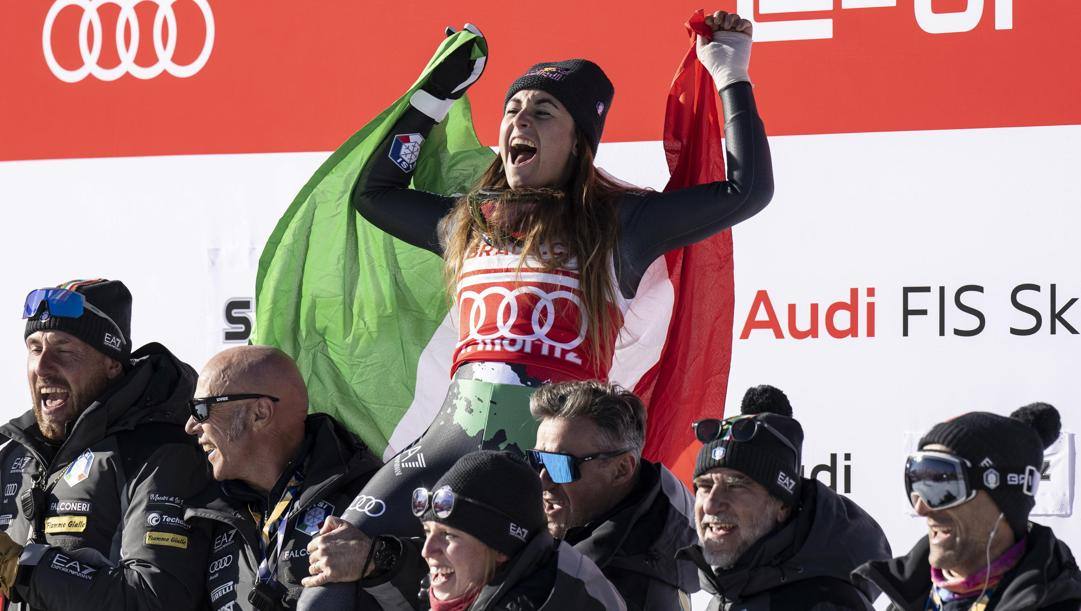 Sofia Goggia, 30 anni, portata in trionfo a St. Moritz. Epa 