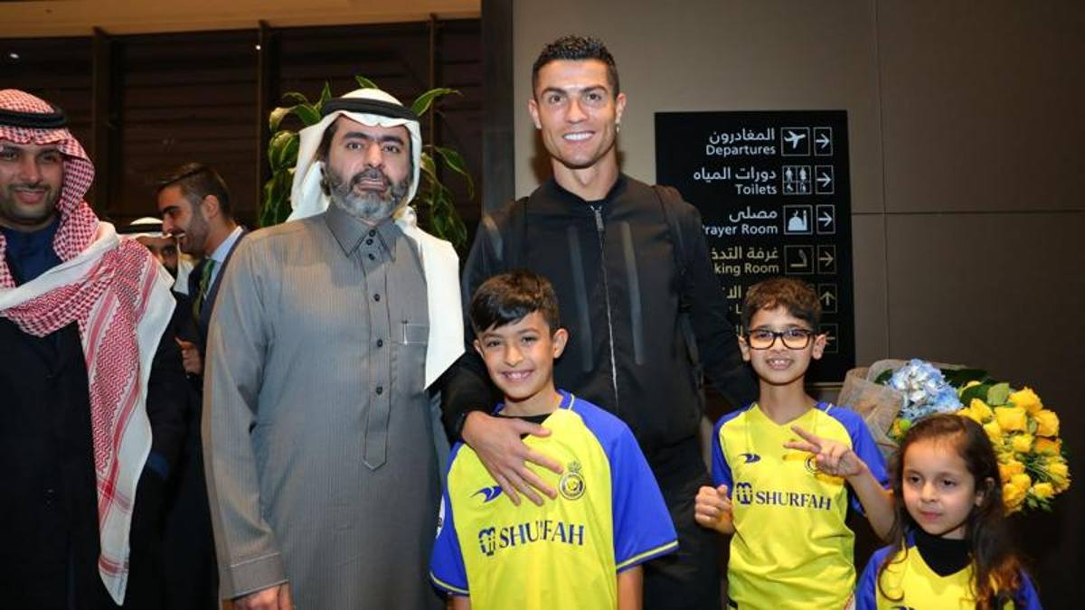 Ronaldo på Arabiska halvön.  Morgondagens presentation med segerlapp Garcia