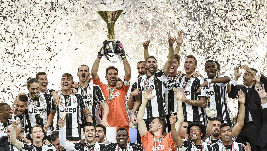 La Juventus festeggia lo scudetto 2015-16 LAPRESSE 