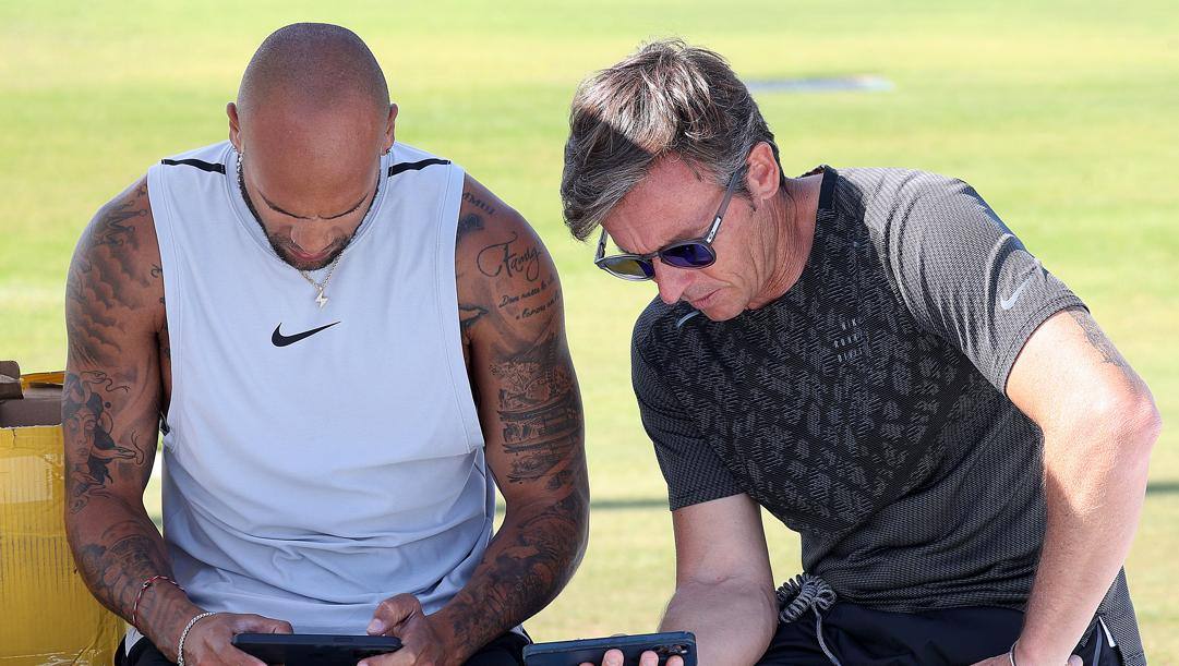 Marcell Jacobs insieme alla Fiamma Azzurra Paolo Camossi, 49 anni, suo allenatore dal 2015. Colombo 