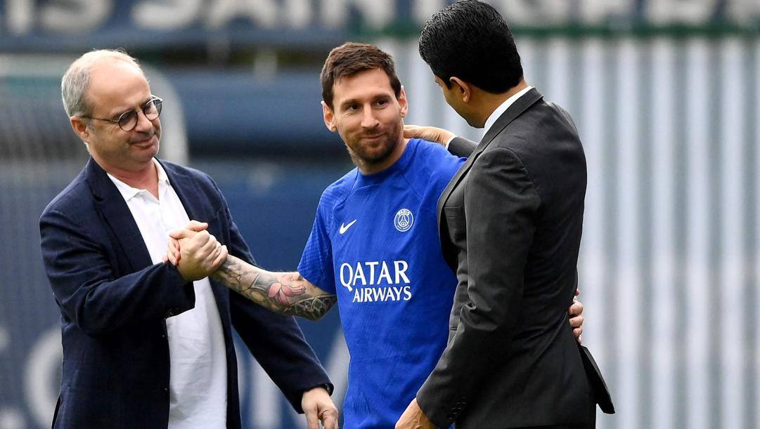 Luis Campos, Leo Messi e  Nasser Al-Khelaïfi. Afp 