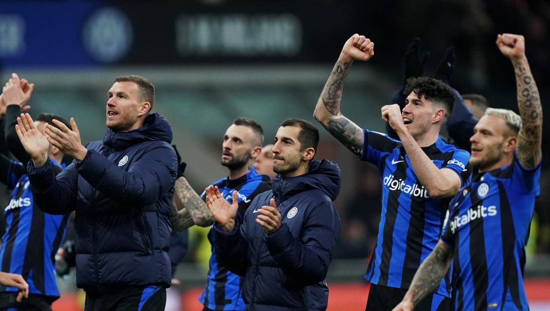 I giocatori dell'Inter festeggiano il successo nel derby di domenica scorsa LAPRESSE 