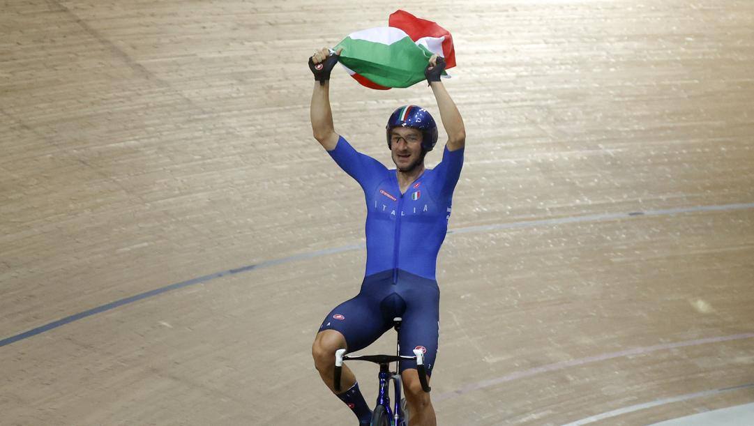 Elia Viviani, 34 anni, oro olimpico 2016 e bronzo 2021 nell'Omnium, 2 Mondiali nell'Eliminazione e 7 Europei BETTINI 