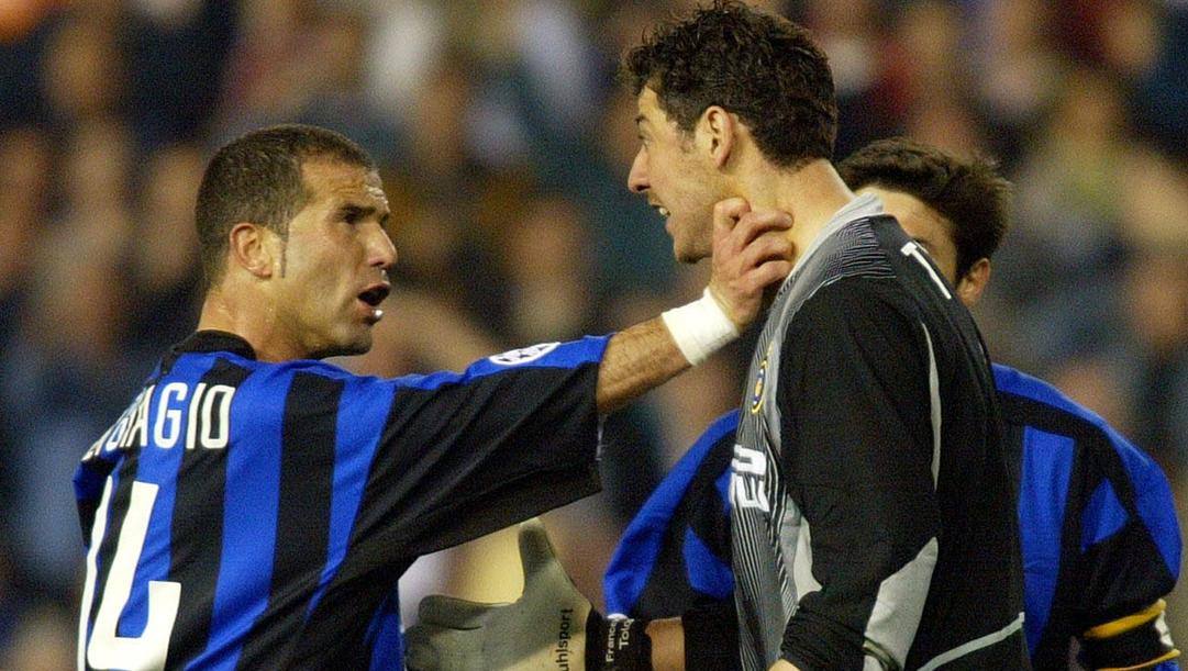 Di Biagio contro Toldo nel 2003 in Valencia-Inter AP 