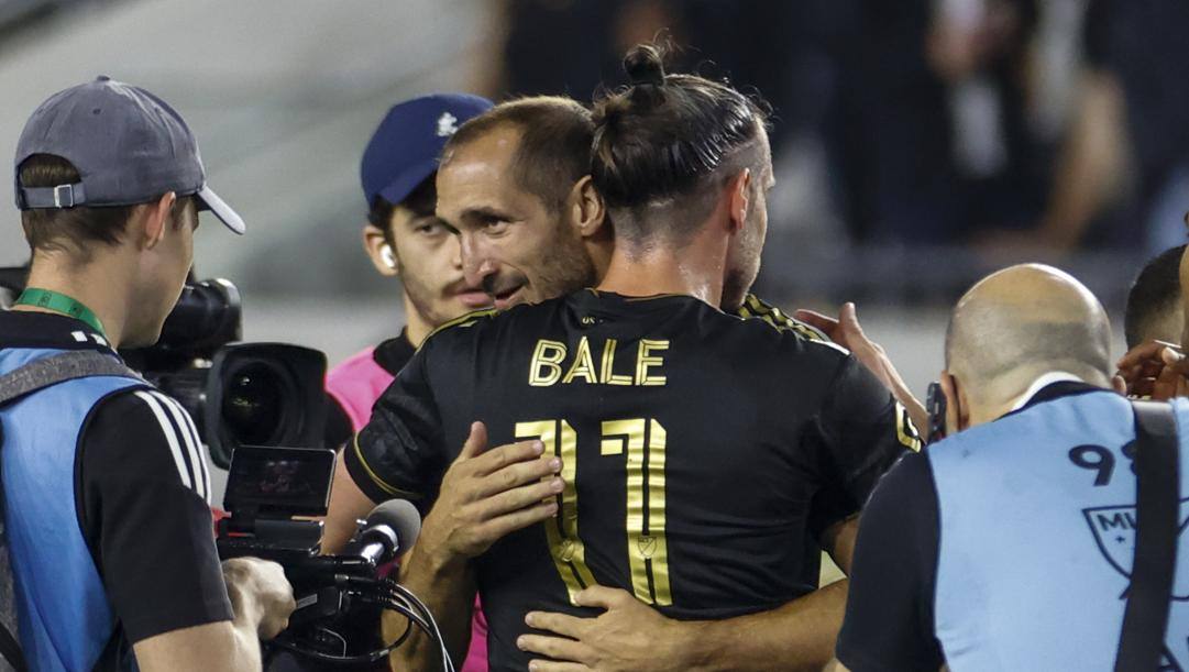 Chiellini e Bale (di spalle), stelle dei Los Angeles FC LAPRESSE 