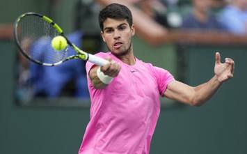 Alcaraz atropela Medvedev, é campeão em Indian Wells e retoma