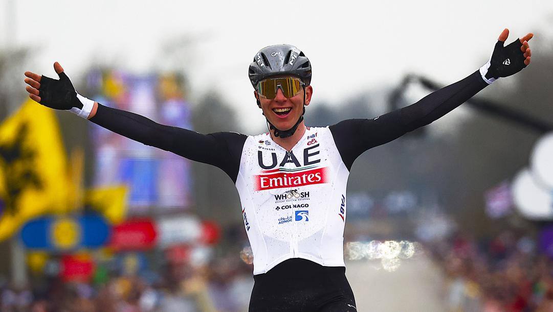 Tadej Pogacar, 24 anni, vince il Giro delle Fiandre. Luca Bettini/SprintCyclingAgency 